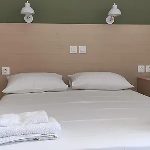 https://fantasia-studios-and-apartments-neos-marmaras.hotelschalkidiki.net